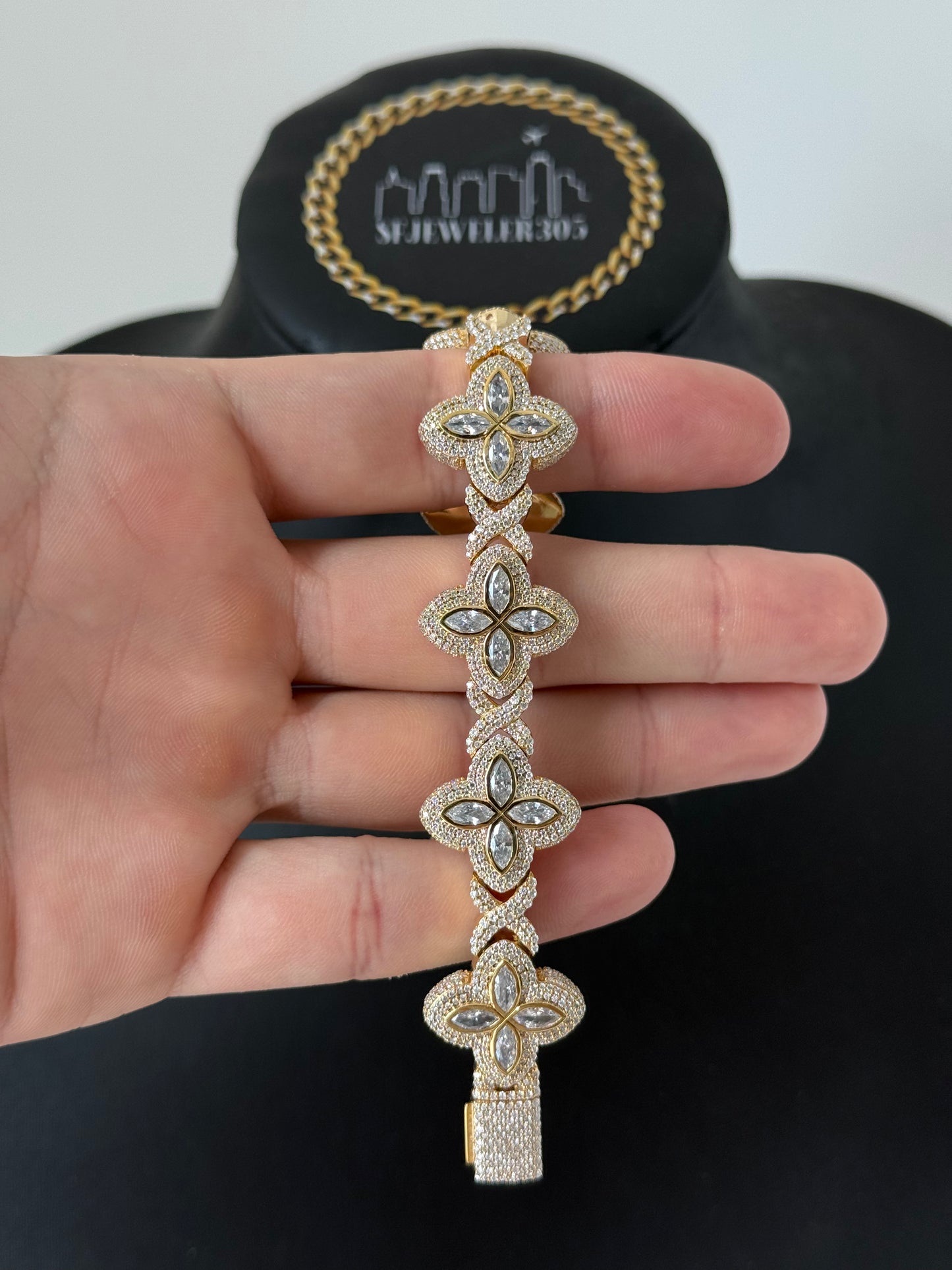 Diamond Clover White/ Yellow (VVS1 Moissanite)