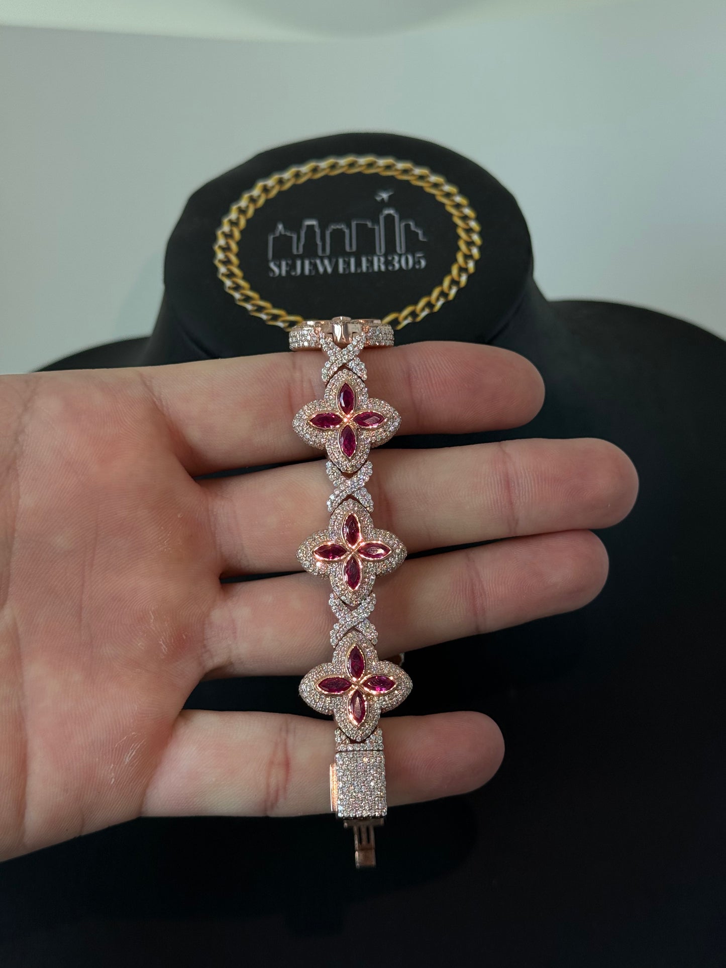 Diamond Clover Rose/ Red (VVS1 Moissanite)