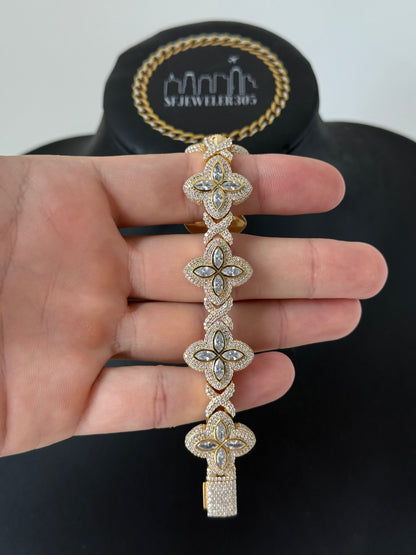 Diamond Clover White/ Yellow (VVS1 Moissanite)